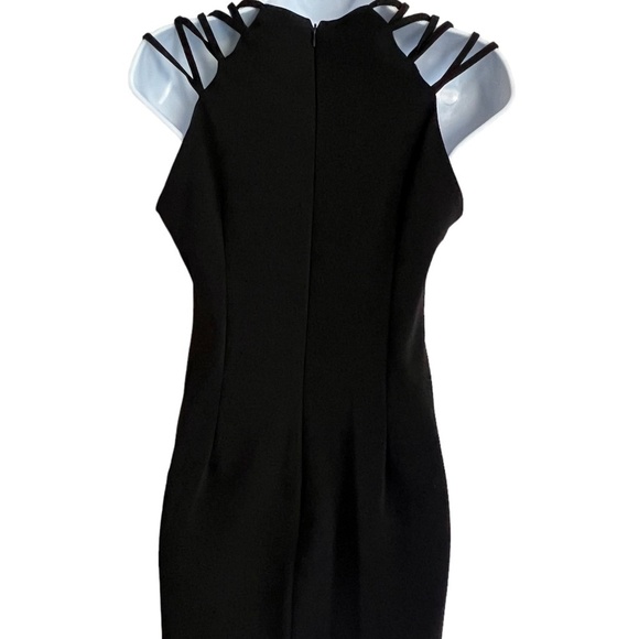 Hope & Harlow | Black Dress | Shoulder Detail | Petite - Picture 5 of 6